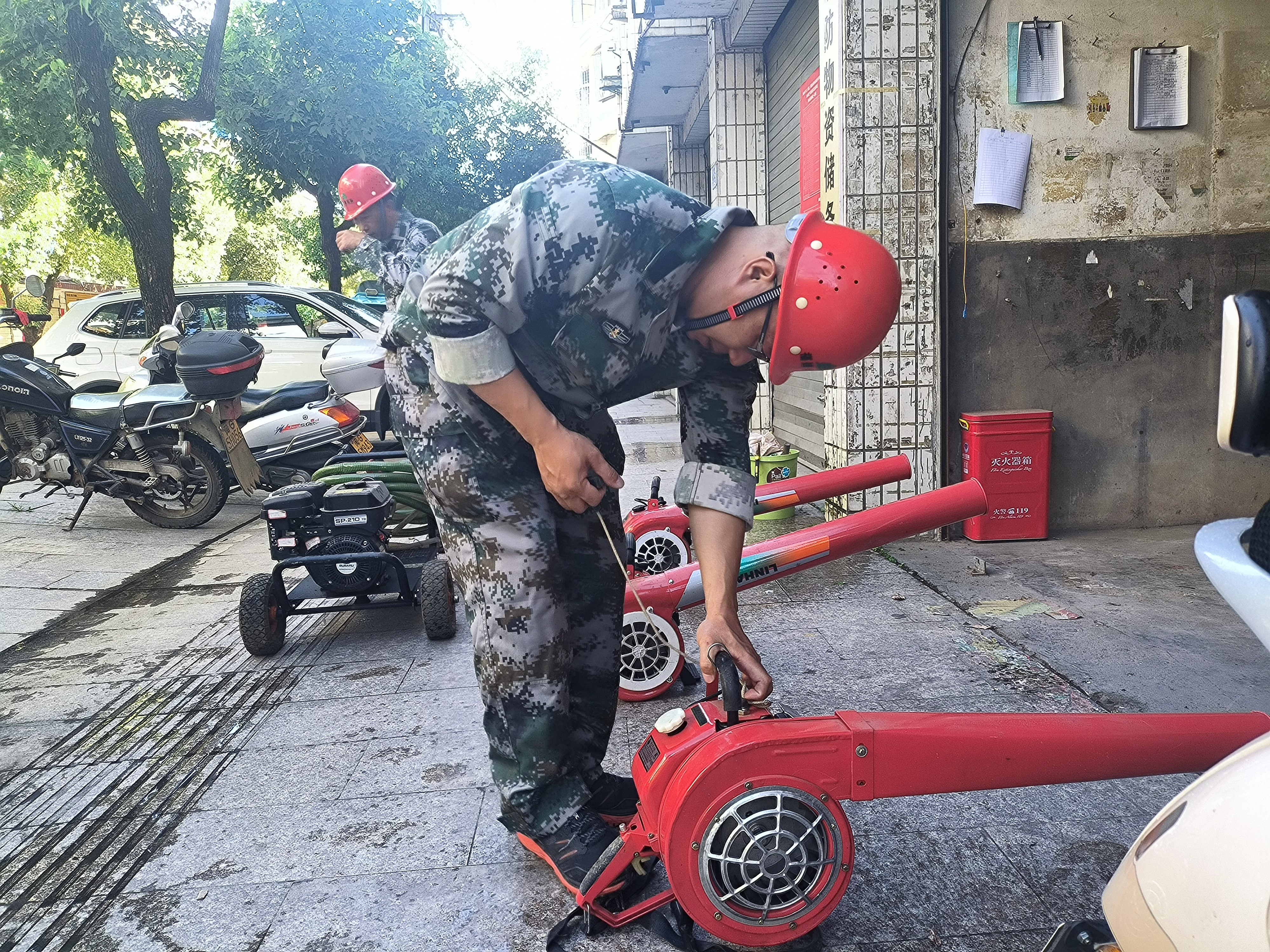 悠悠森林情，寸寸防火心